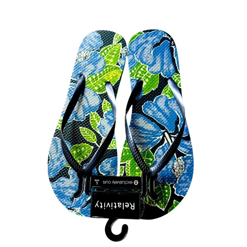 Relativity summer/beach Flip Flops size 9-20 Large